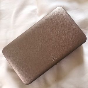 Adept Cosmetics Magnetic Makeup Clutch